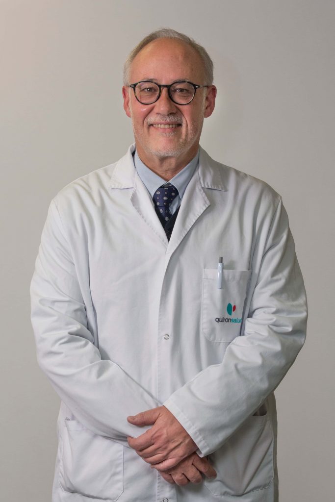 Dr. Carlos Hoyuela. Cirujano